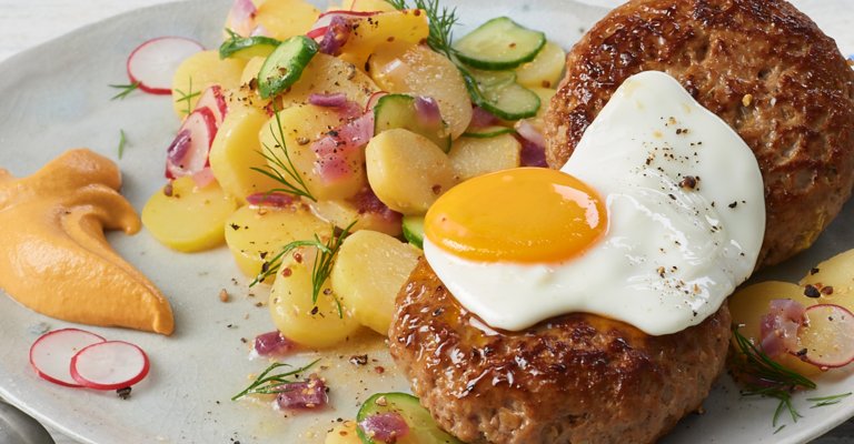 Bautz'ner Bulette mit Kartoffelsalat und scharfem Senf