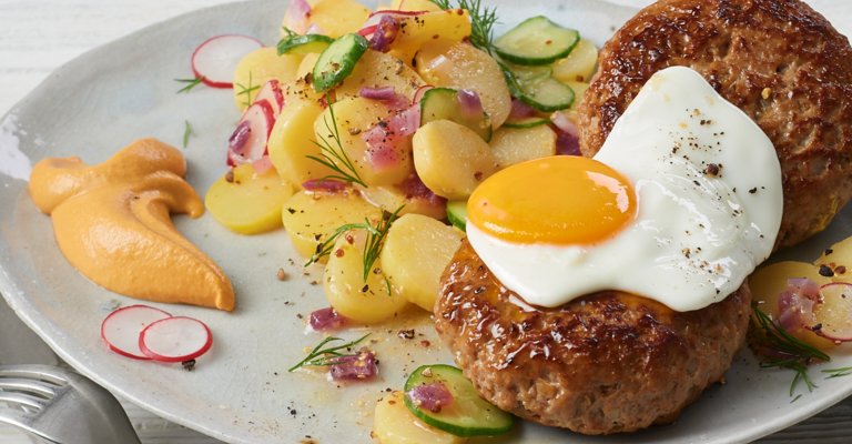 Bautz'ner Bulette mit Kartoffelsalat und scharfem Senf