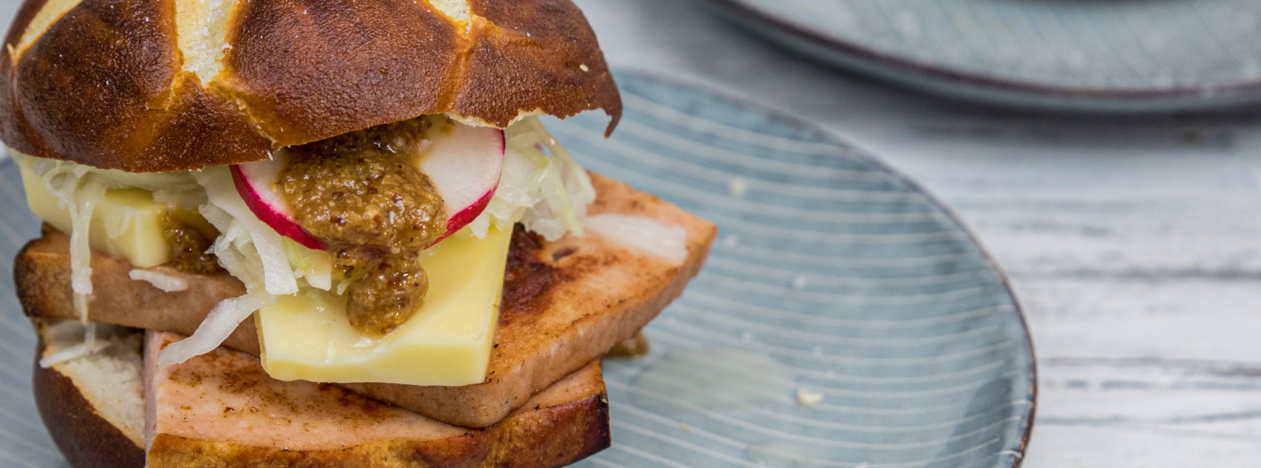 Bautzner | Leberkäse Burger Bautzner | Leberkäse Burger