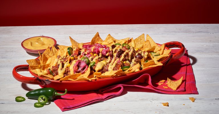 Bautz'ner überbackene Nachos mit Chili con Carne und Nacho Sauce Snack Sauce