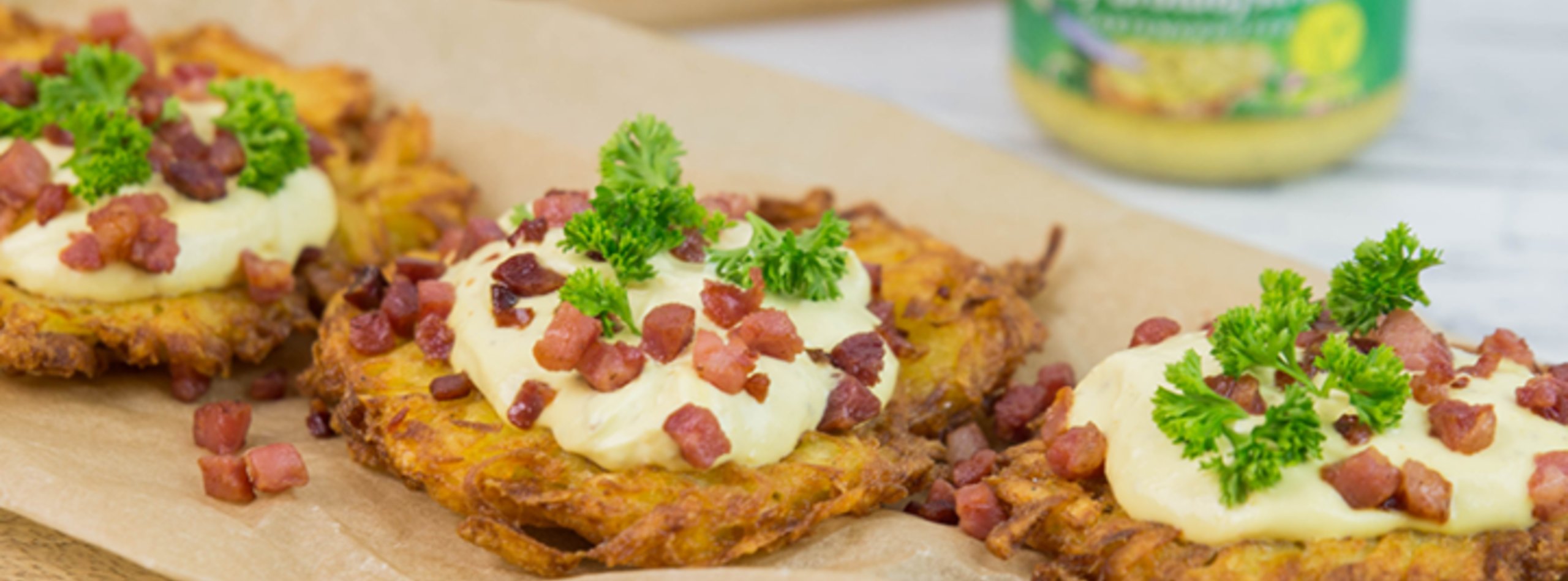 Reibekuchen mit Speck und Gartenkräuter Aufstrich