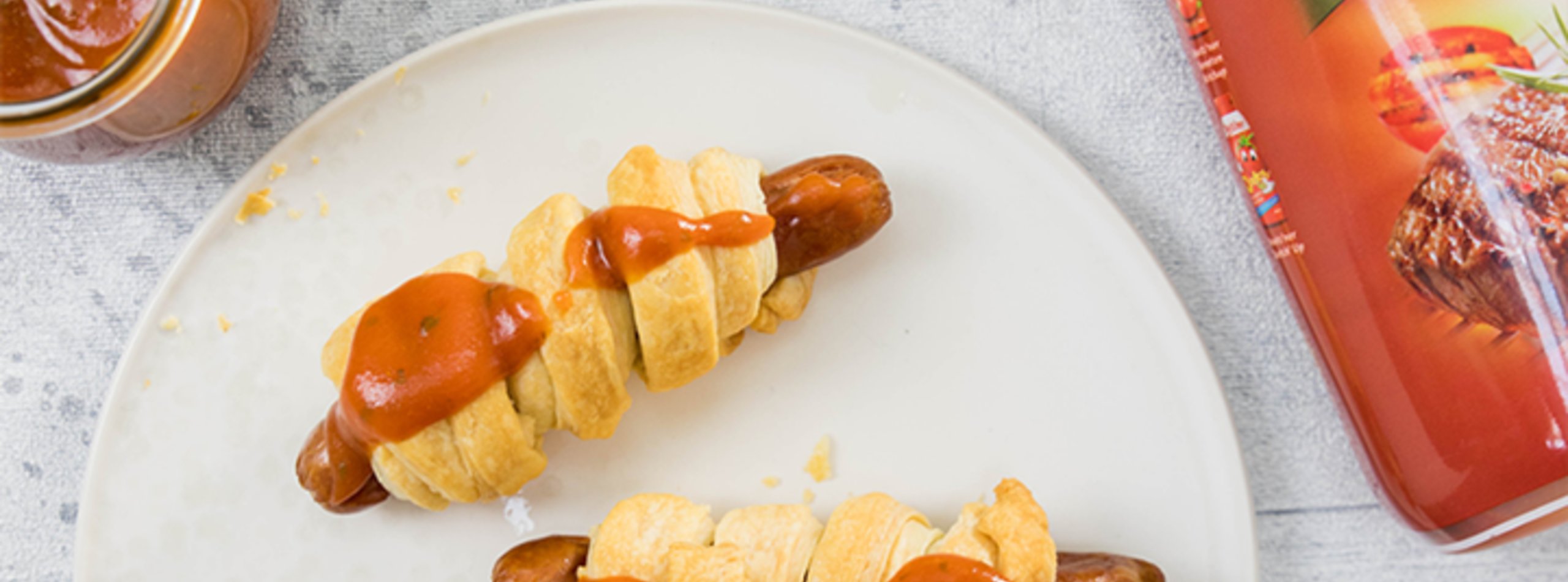 Würstchen im Schlafrock mit Bautzner Brutzelketchup