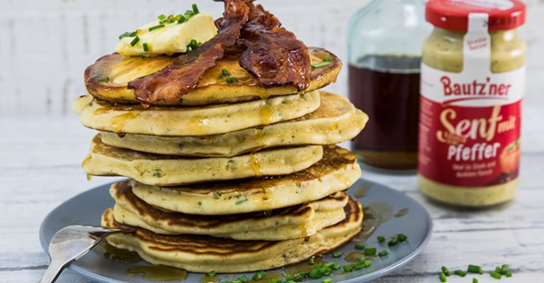 Herzhafte Pancakes mit Bautzner Pfeffersenf